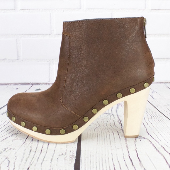 Cynthia Vincent Shoes - NEW Cynthia Vincent Wiley Brown Clog Booties Heels